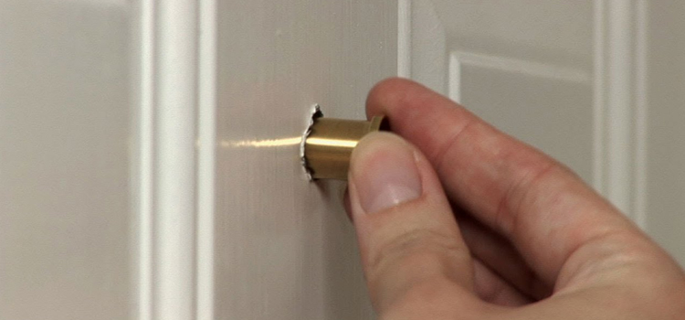 peephole door repair in Lincoln